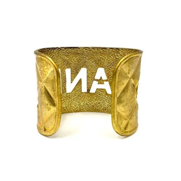 Authentic CHANEL CC Logo Cut Out Vintage Bracelet Cuff Bangle Gold Quilted Wide - Picture 7 of 9